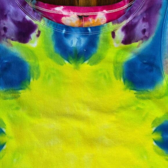 Women's Tie Dyed Tank Crop - Ice Dye Mandala Top Handmade - Rainbow (2XLarge) - Picture 9 of 10